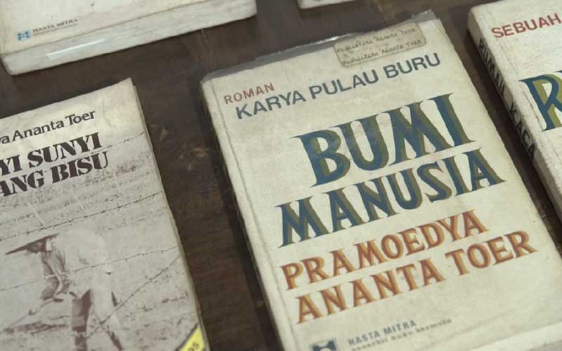 5 Buku Terkenal yang Dilarang Cetak dan Beredar di Indonesia
