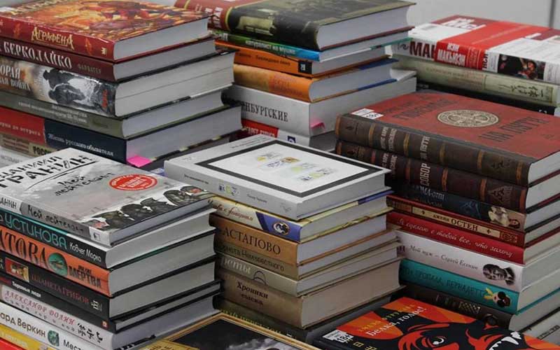 Berikut Ini Novel Terbaik dan Best Seller yang Wajib Kalian Baca